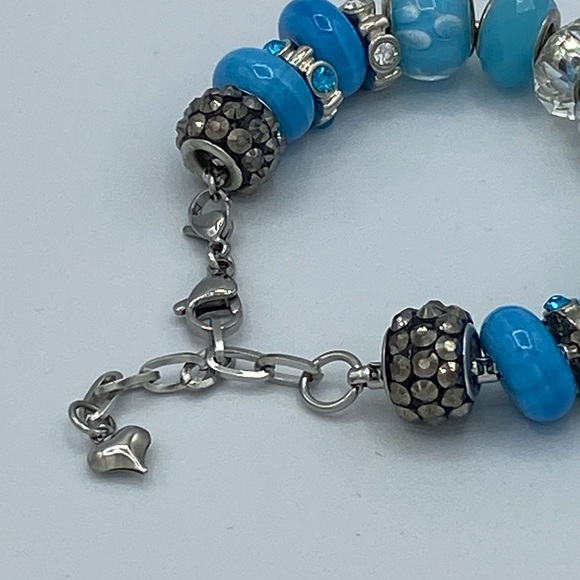Turquoise And Silver Beaded Bracelet ( New) - Picture 3 of 6